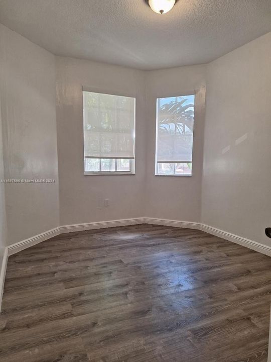 For Rent: $3,700 (4 beds, 2 baths, 1939 Square Feet)