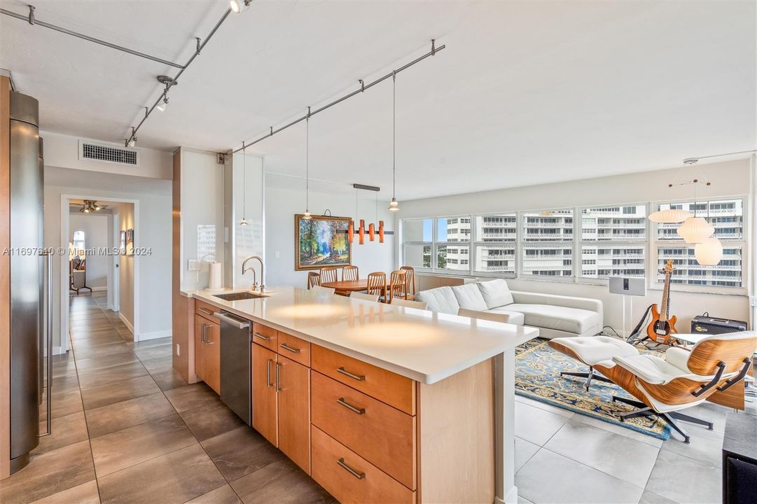 For Sale: $899,000 (2 beds, 2 baths, 1510 Square Feet)