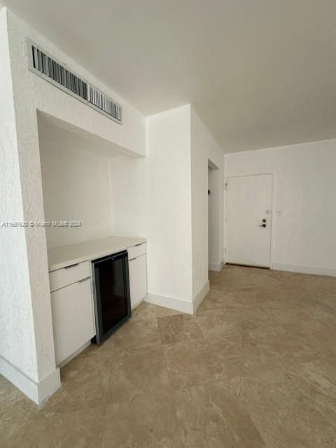 For Sale: $439,000 (1 beds, 1 baths, 850 Square Feet)