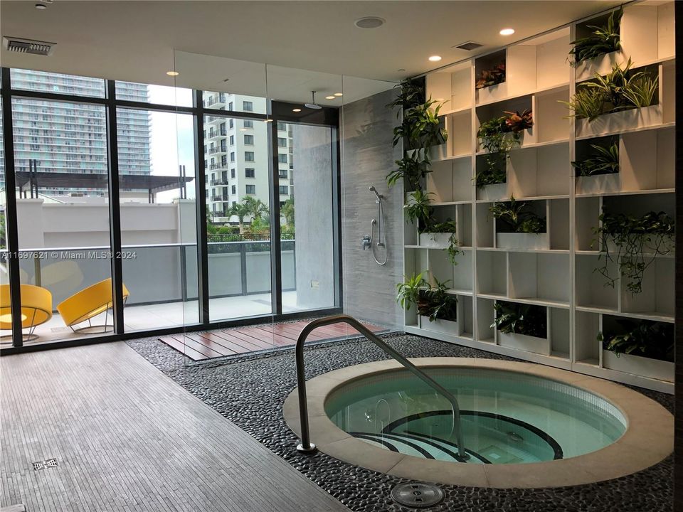 enjoy the jacuzzi, sauna and steam room on the 9th floor