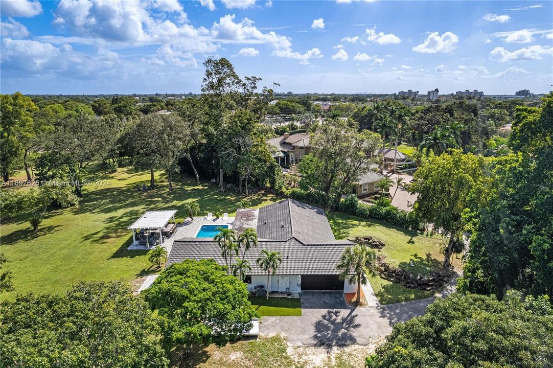 For Sale: $1,599,000 (4 beds, 2 baths, 2465 Square Feet)