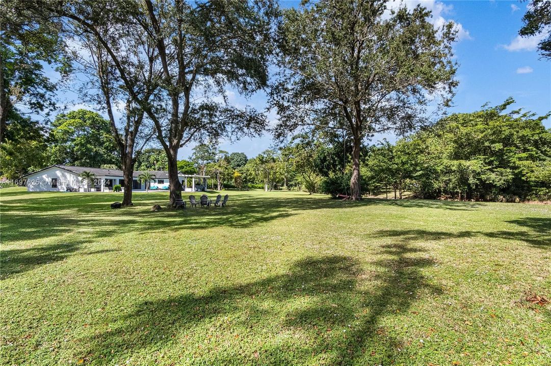 For Sale: $1,599,000 (4 beds, 2 baths, 2465 Square Feet)