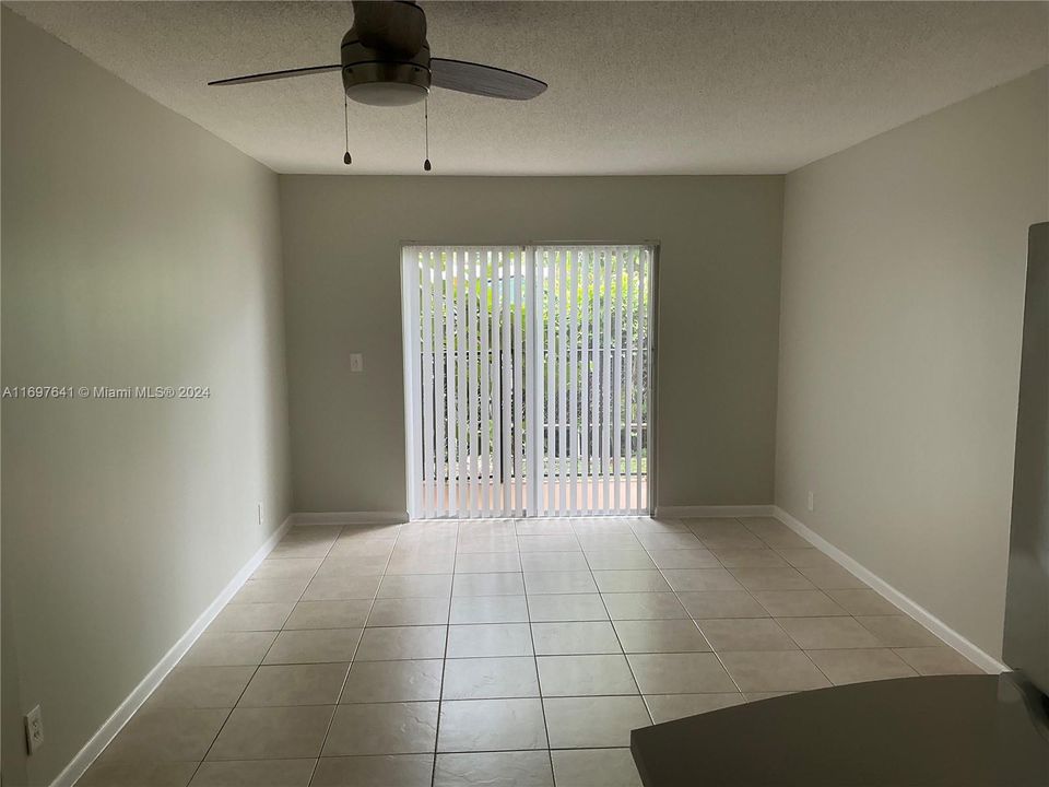 For Rent: $1,499 (1 beds, 1 baths, 760 Square Feet)