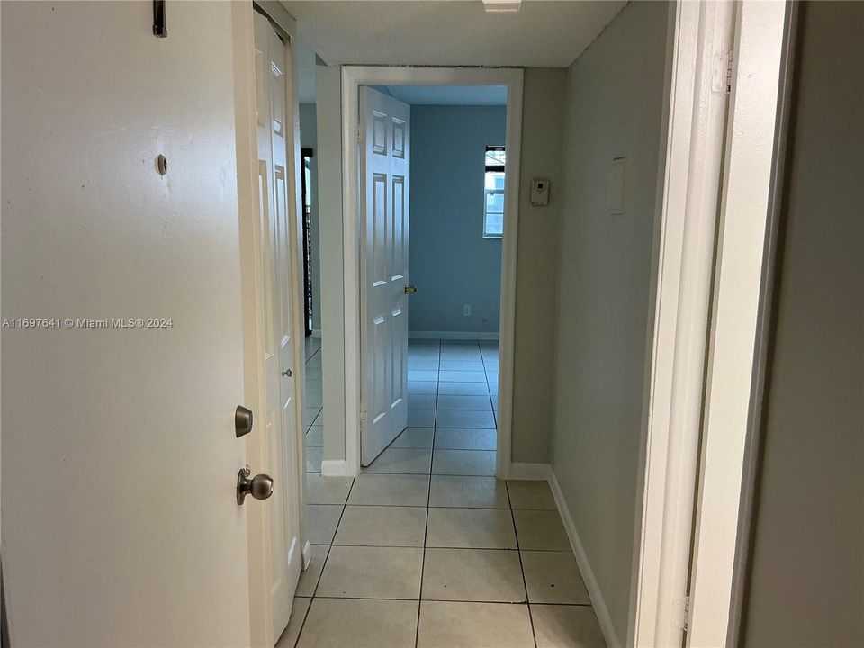 For Rent: $1,499 (1 beds, 1 baths, 760 Square Feet)