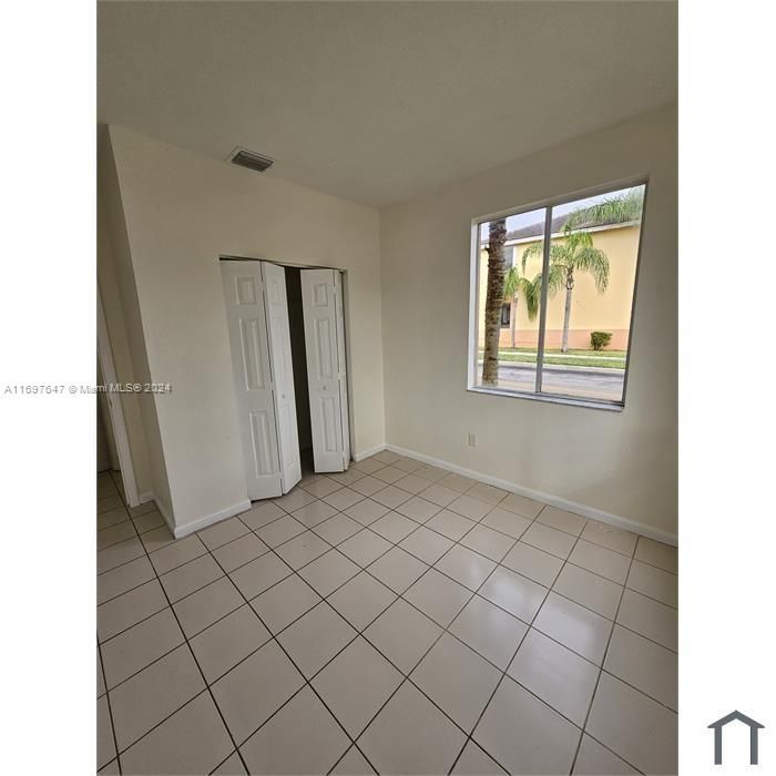 For Rent: $2,800 (4 beds, 3 baths, 1423 Square Feet)