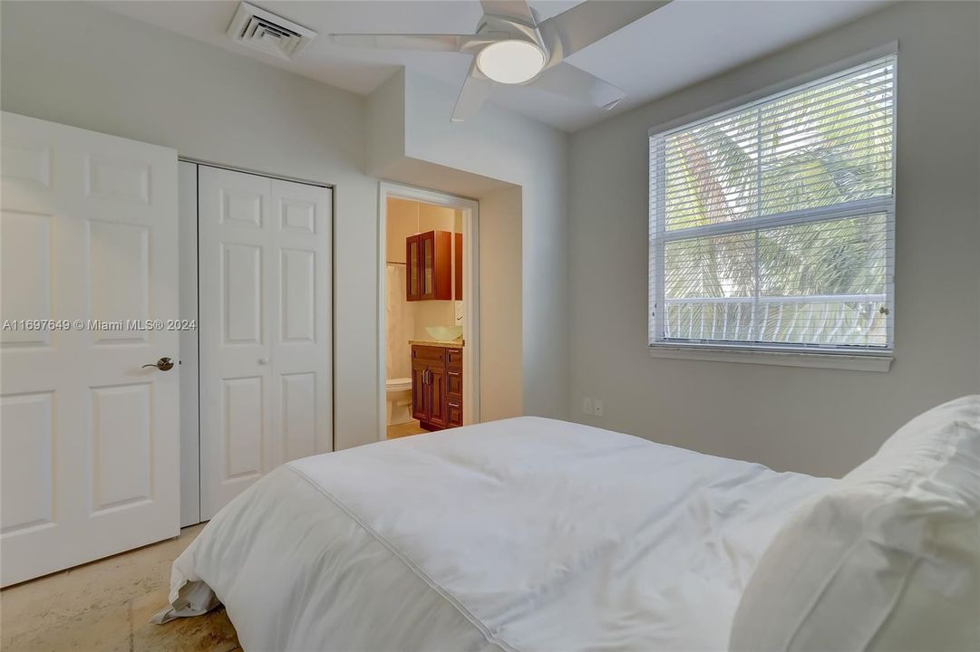 For Sale: $732,500 (2 beds, 2 baths, 1724 Square Feet)