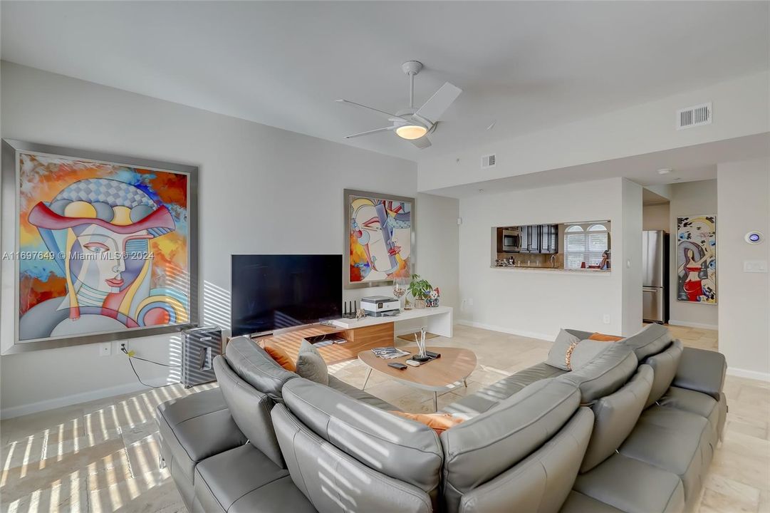 For Sale: $732,500 (2 beds, 2 baths, 1724 Square Feet)