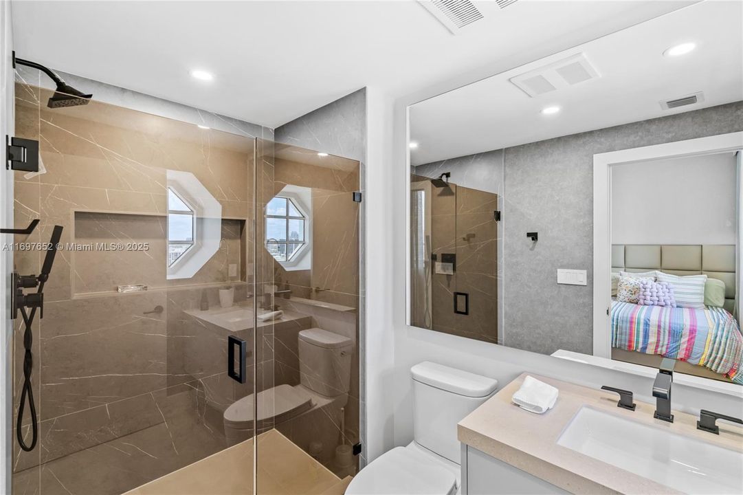 待售: $5,300,000 (3 贝兹, 4 浴室, 2736 平方英尺)