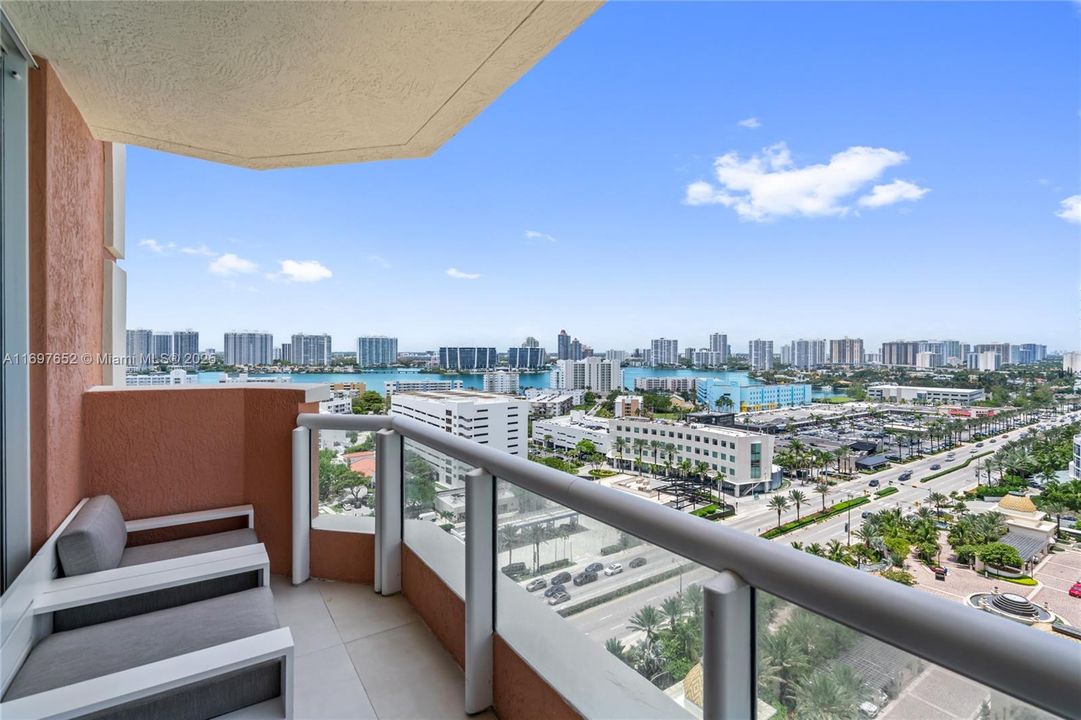 待售: $5,300,000 (3 贝兹, 4 浴室, 2736 平方英尺)