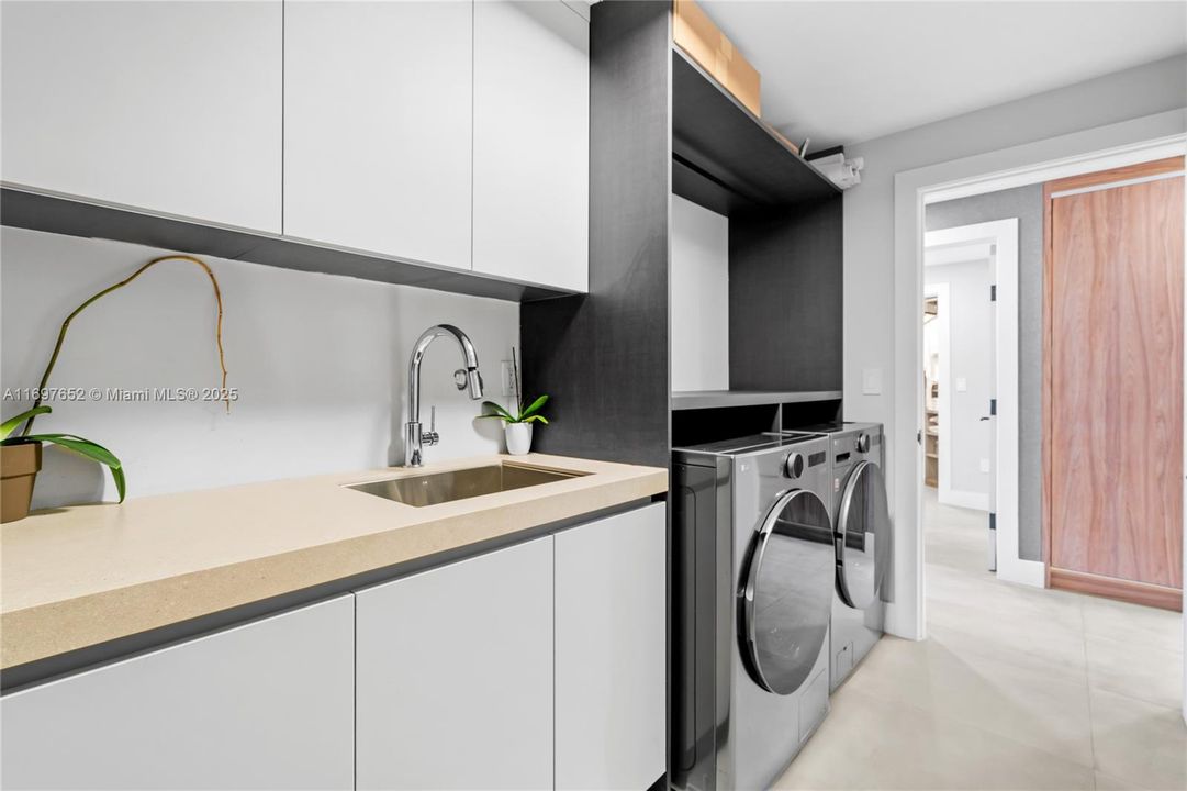 待售: $5,300,000 (3 贝兹, 4 浴室, 2736 平方英尺)