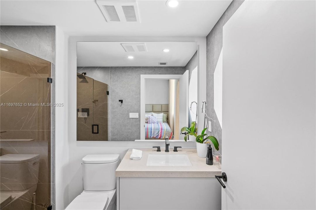 En suite 3rd Bedroom