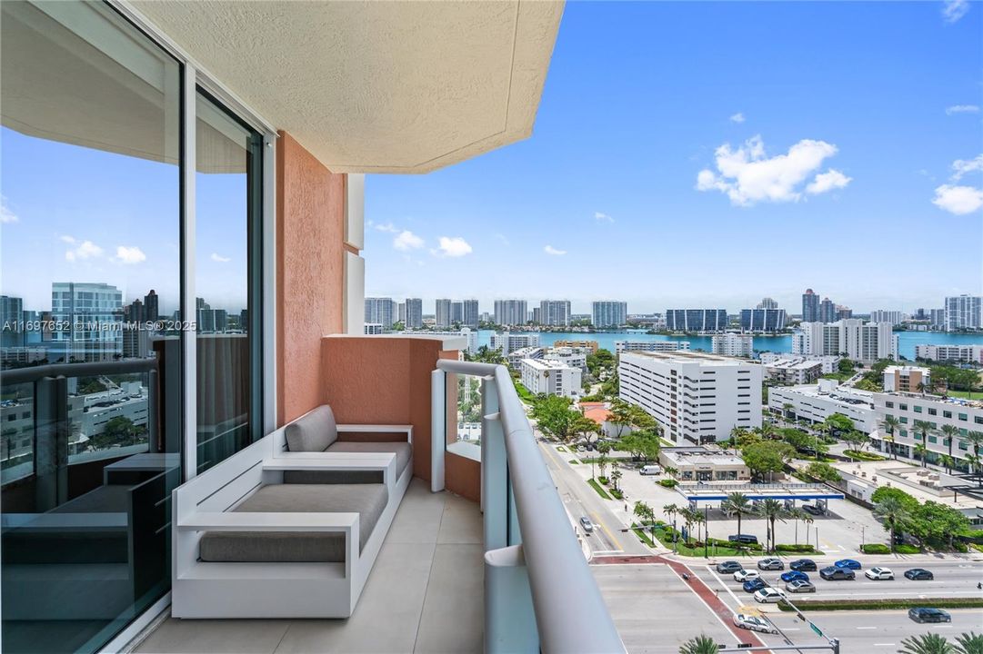 待售: $5,300,000 (3 贝兹, 4 浴室, 2736 平方英尺)