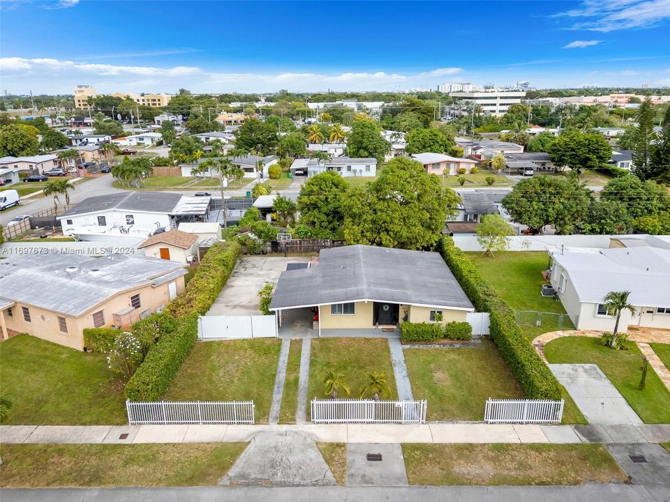 For Sale: $660,000 (4 beds, 2 baths, 1204 Square Feet)