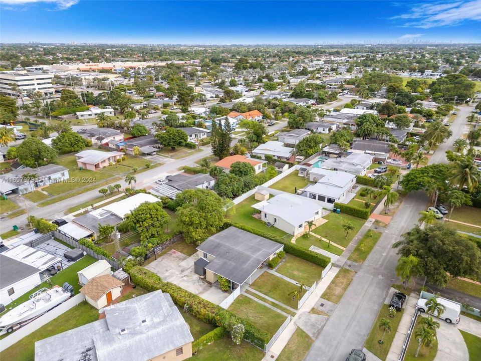 For Sale: $660,000 (4 beds, 2 baths, 1204 Square Feet)