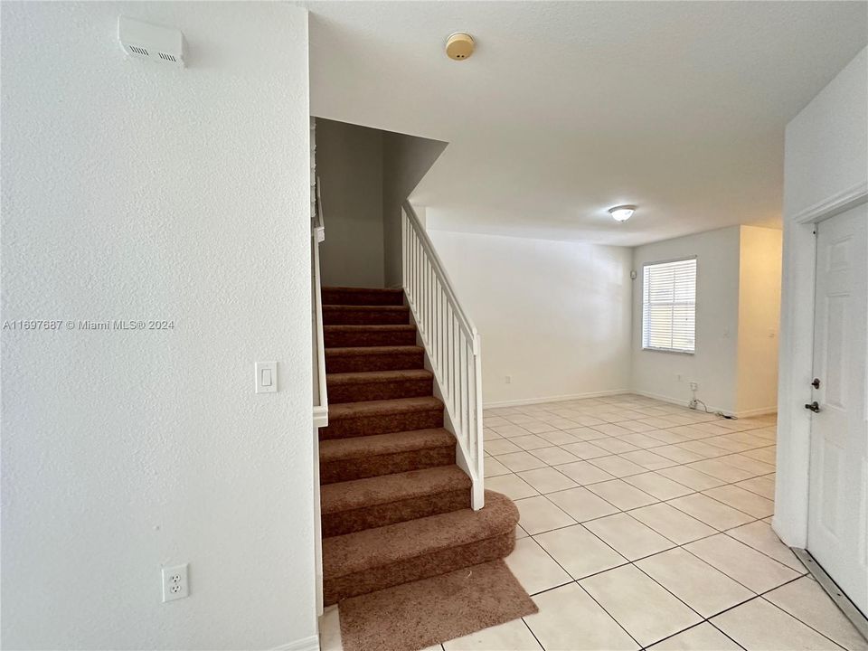 For Rent: $2,990 (3 beds, 2 baths, 1770 Square Feet)