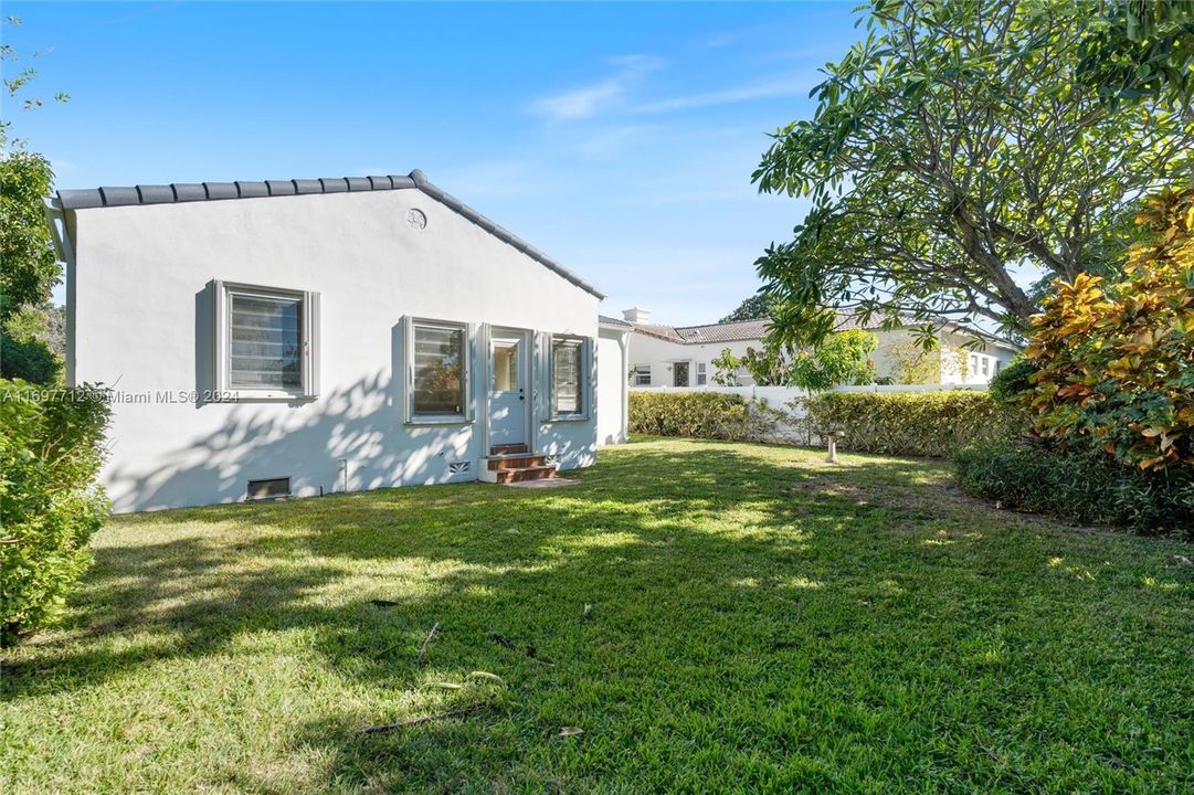 For Sale: $1,795,000 (3 beds, 2 baths, 1640 Square Feet)