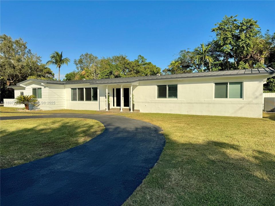 For Sale: $1,500,000 (4 beds, 2 baths, 2409 Square Feet)