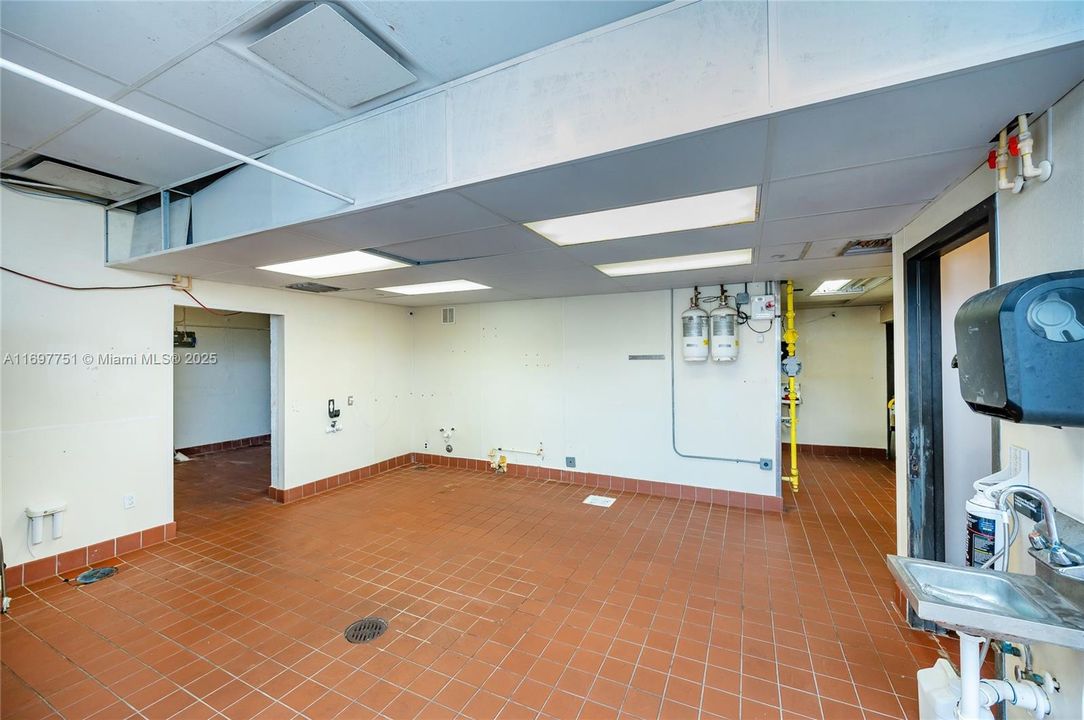 Недавно арендовано: $18,500 (0 спален, 0 ванн, 0 Квадратных фут)