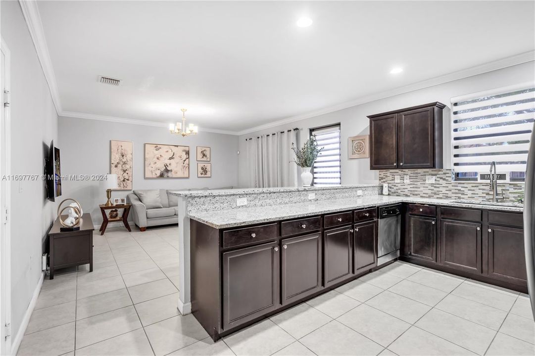 For Sale: $675,000 (4 beds, 2 baths, 2587 Square Feet)