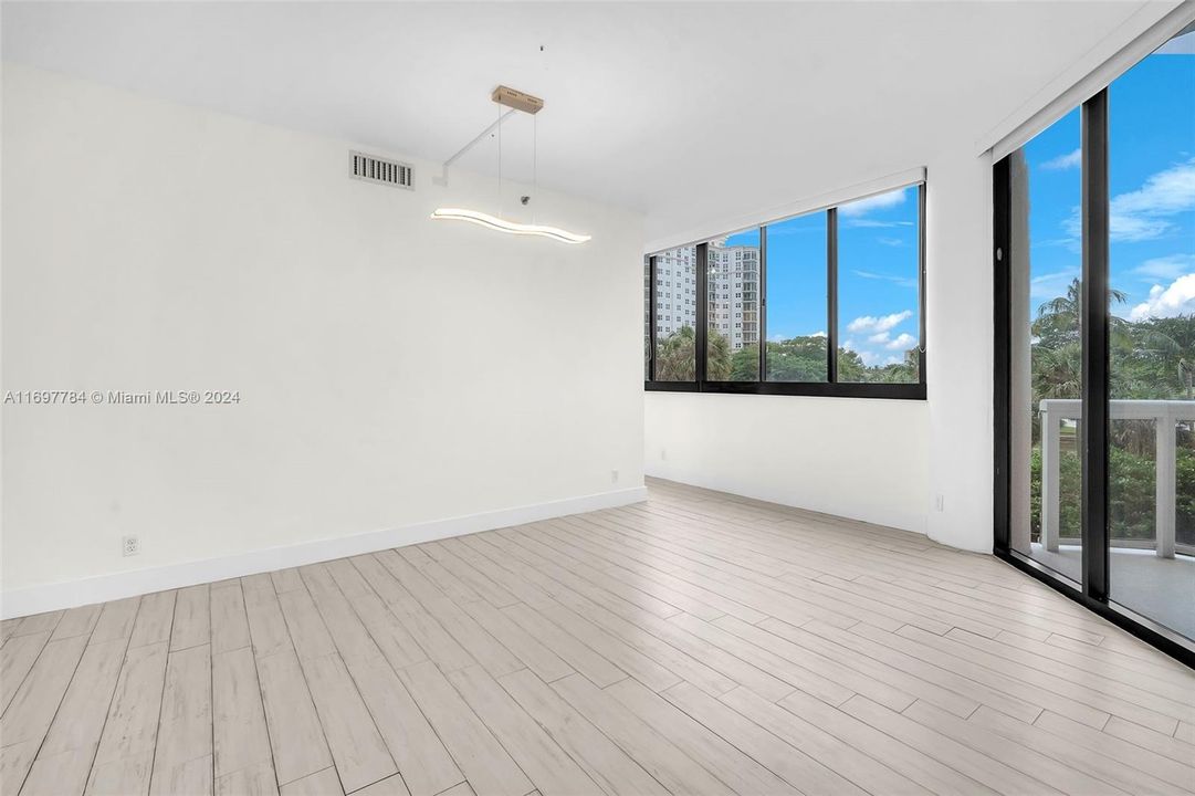 For Sale: $535,000 (2 beds, 2 baths, 1340 Square Feet)