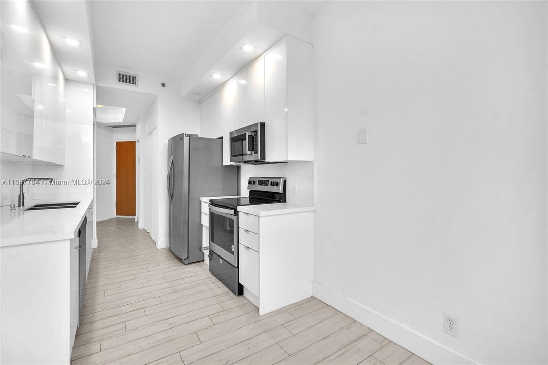 For Sale: $535,000 (2 beds, 2 baths, 1340 Square Feet)