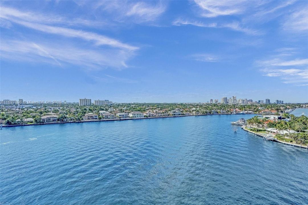 最近售出: $889,000 (2 贝兹, 2 浴室, 1330 平方英尺)