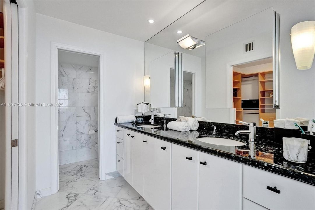 最近售出: $889,000 (2 贝兹, 2 浴室, 1330 平方英尺)