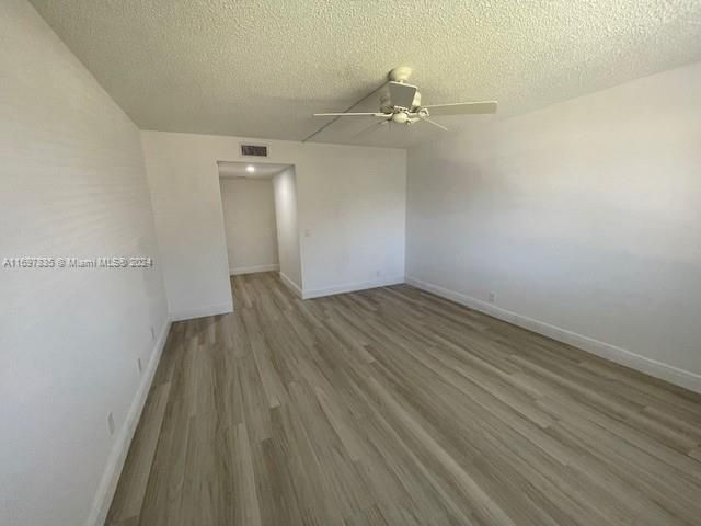 For Rent: $2,500 (2 beds, 2 baths, 1220 Square Feet)