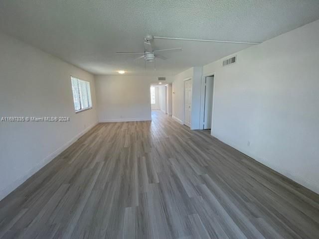 For Rent: $2,500 (2 beds, 2 baths, 1220 Square Feet)