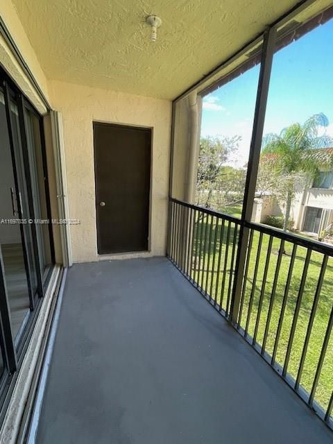 For Rent: $2,500 (2 beds, 2 baths, 1220 Square Feet)