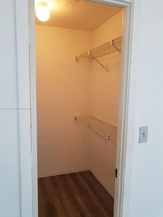 For Rent: $2,200 (2 beds, 2 baths, 940 Square Feet)