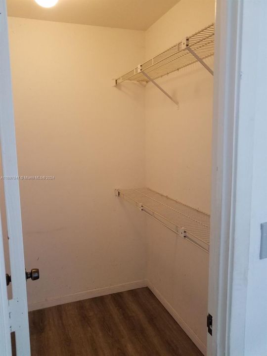 For Rent: $2,200 (2 beds, 2 baths, 940 Square Feet)