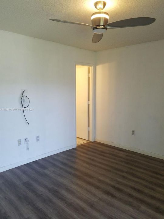 For Rent: $2,200 (2 beds, 2 baths, 940 Square Feet)