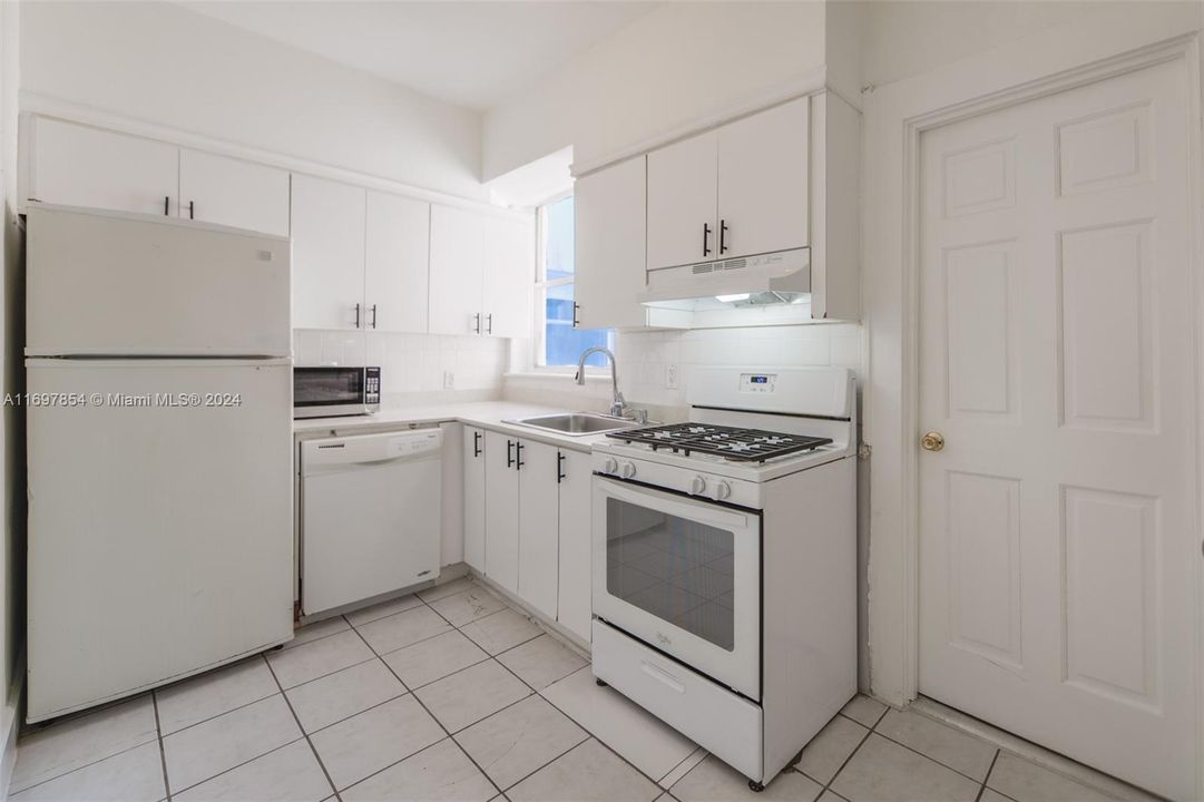 For Rent: $1,600 (1 beds, 1 baths, 525 Square Feet)