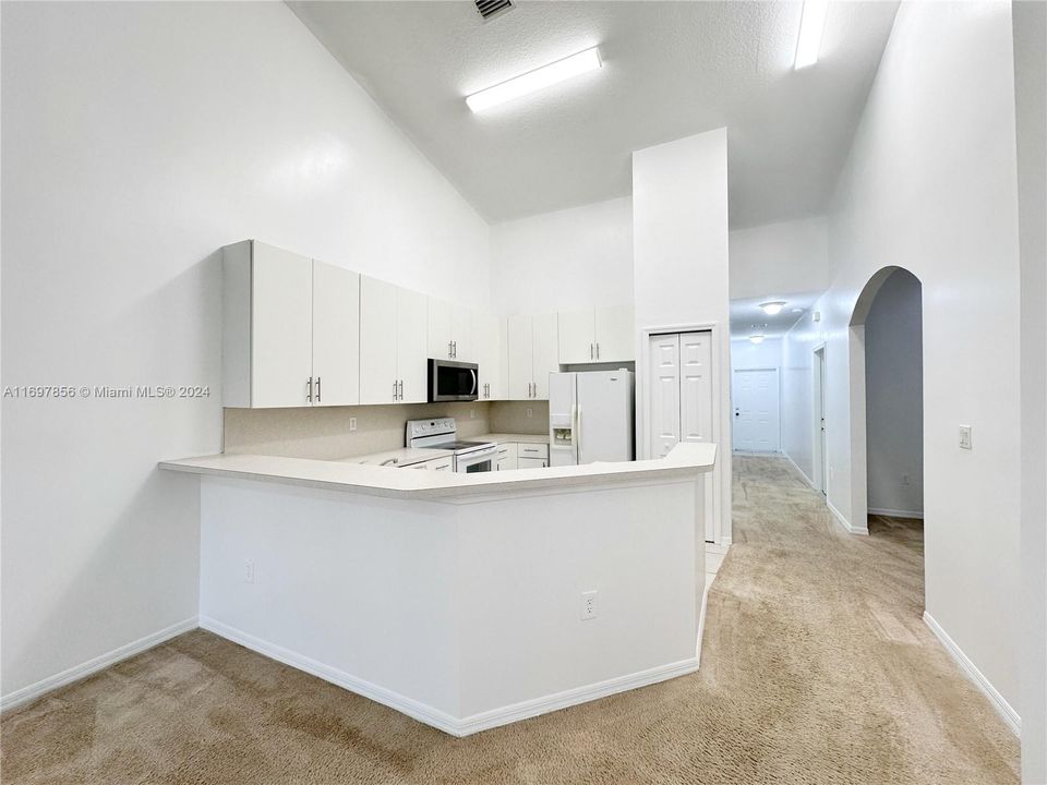 For Rent: $2,275 (2 beds, 2 baths, 1258 Square Feet)