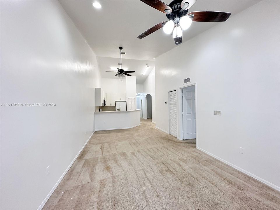 For Rent: $2,275 (2 beds, 2 baths, 1258 Square Feet)