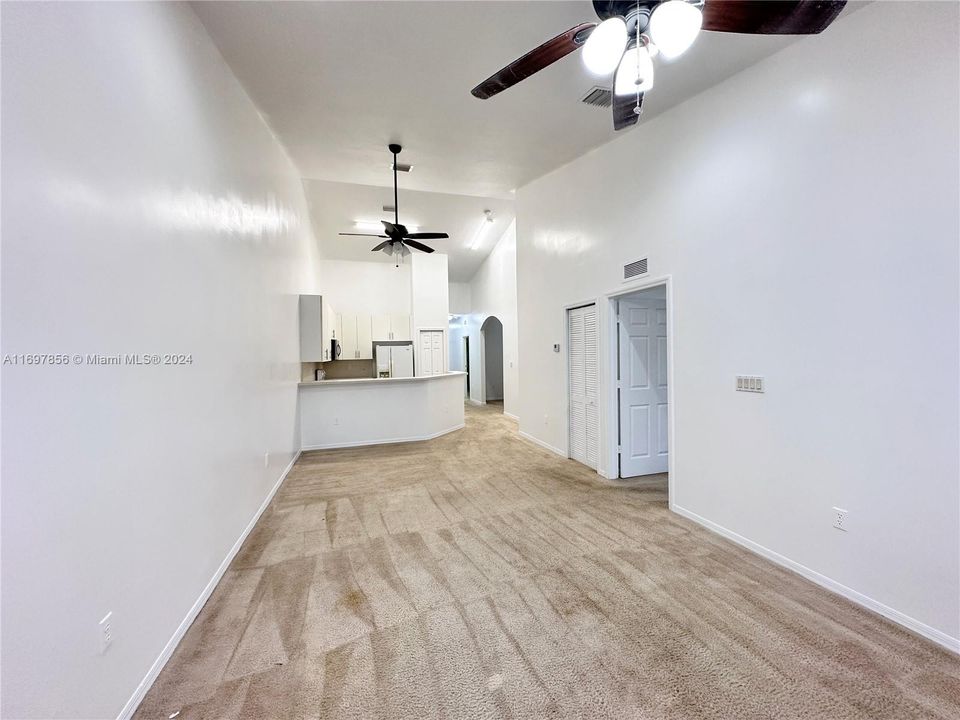 For Rent: $2,275 (2 beds, 2 baths, 1258 Square Feet)