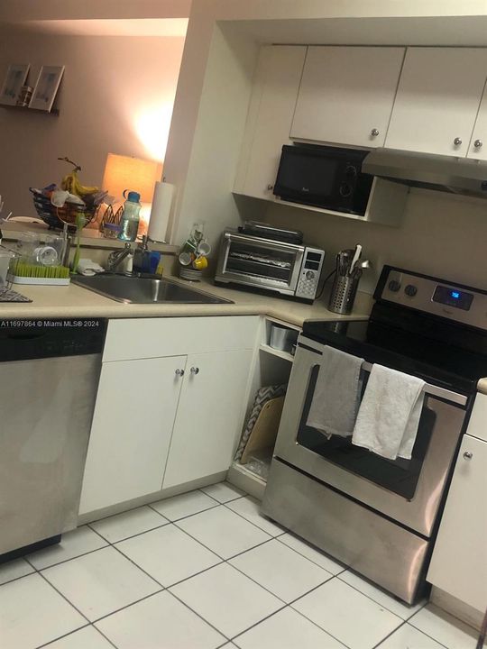 For Rent: $2,000 (1 beds, 1 baths, 685 Square Feet)