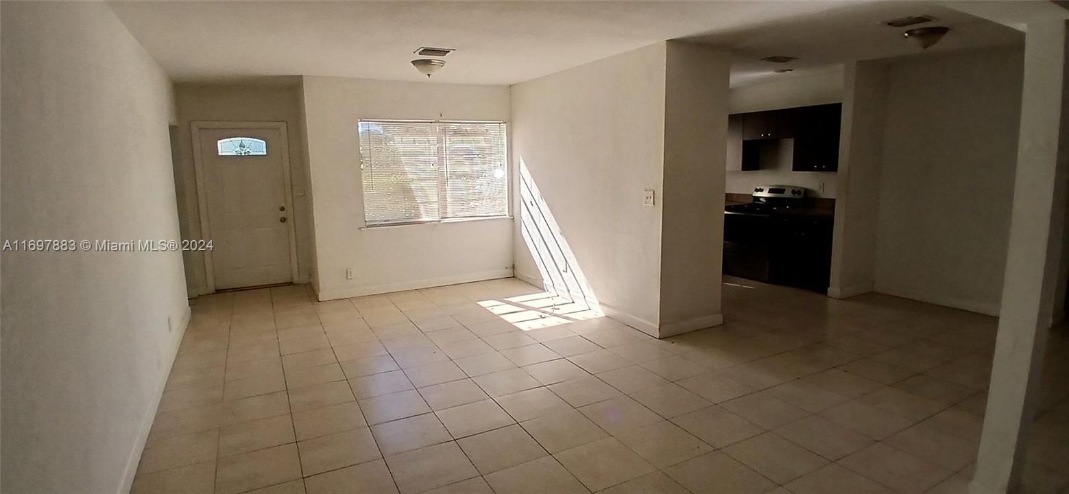 En Venta: $604,000 (4 camas, 2 baños, 2061 Pies cuadrados)