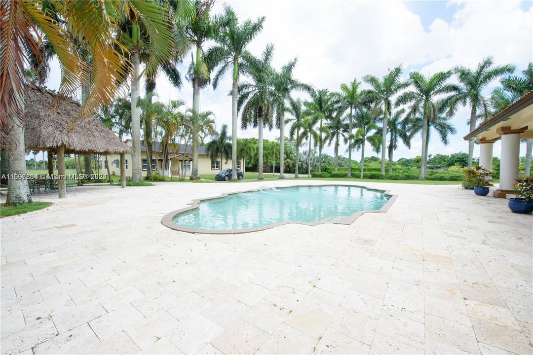 For Sale: $2,195,000 (7 beds, 6 baths, 4343 Square Feet)