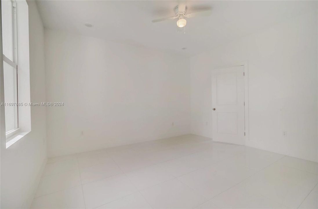 For Sale: $309,900 (3 beds, 2 baths, 1406 Square Feet)