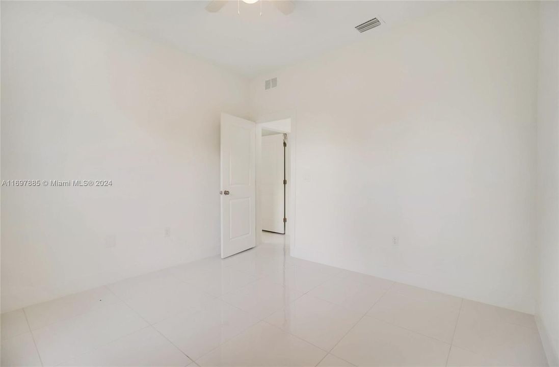 For Sale: $309,900 (3 beds, 2 baths, 1406 Square Feet)