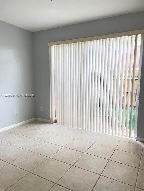 For Rent: $2,100 (3 beds, 2 baths, 1302 Square Feet)