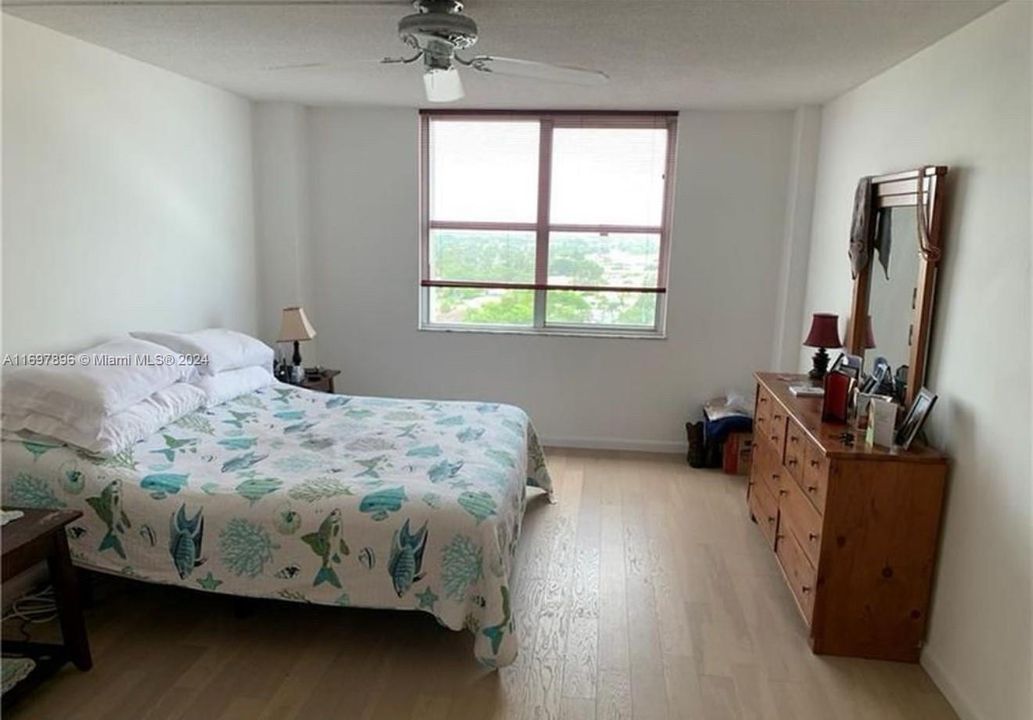 For Rent: $3,000 (2 beds, 2 baths, 1160 Square Feet)