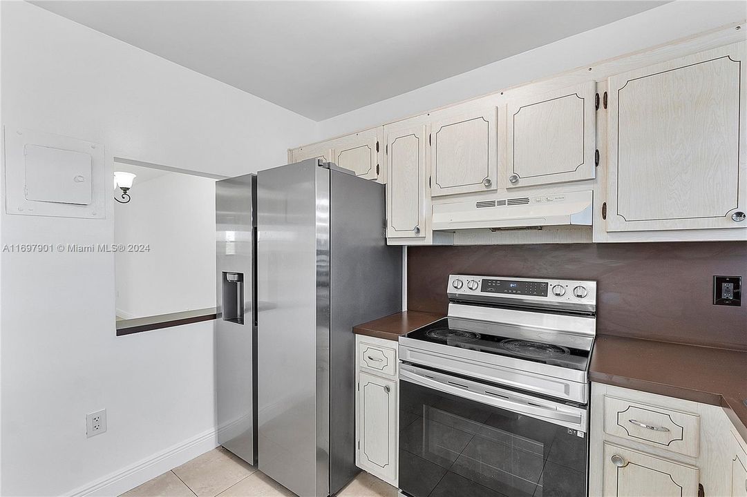 For Sale: $140,000 (2 beds, 2 baths, 850 Square Feet)