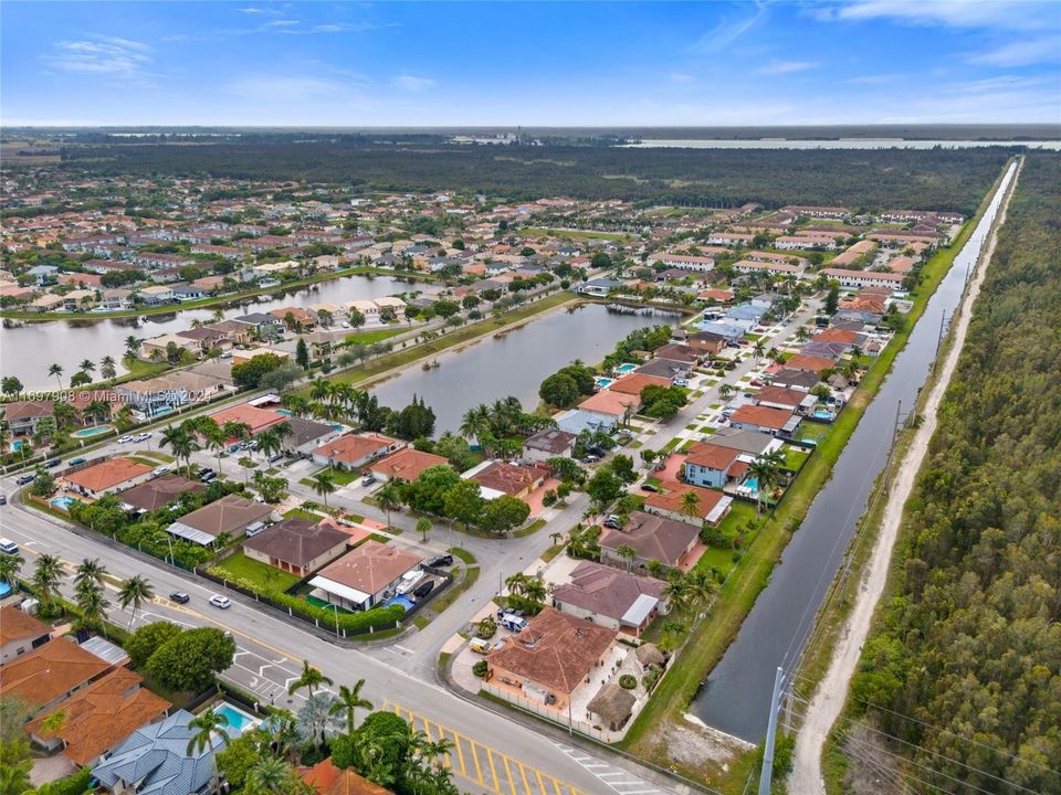 For Sale: $730,000 (4 beds, 3 baths, 2101 Square Feet)