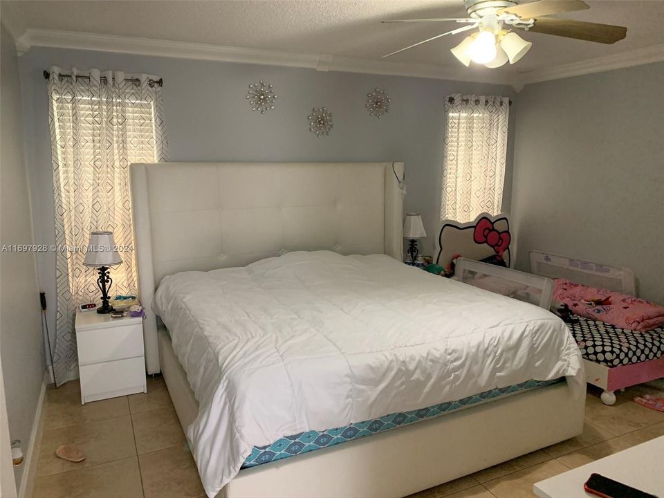 For Rent: $3,500 (3 beds, 2 baths, 1423 Square Feet)