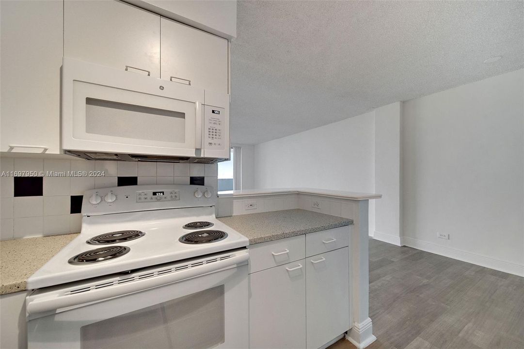 For Rent: $3,111 (1 beds, 1 baths, 786 Square Feet)