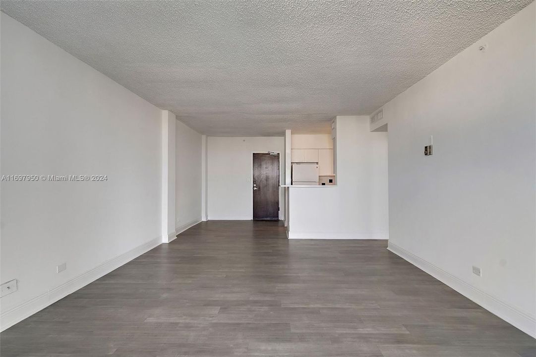 For Rent: $3,111 (1 beds, 1 baths, 786 Square Feet)