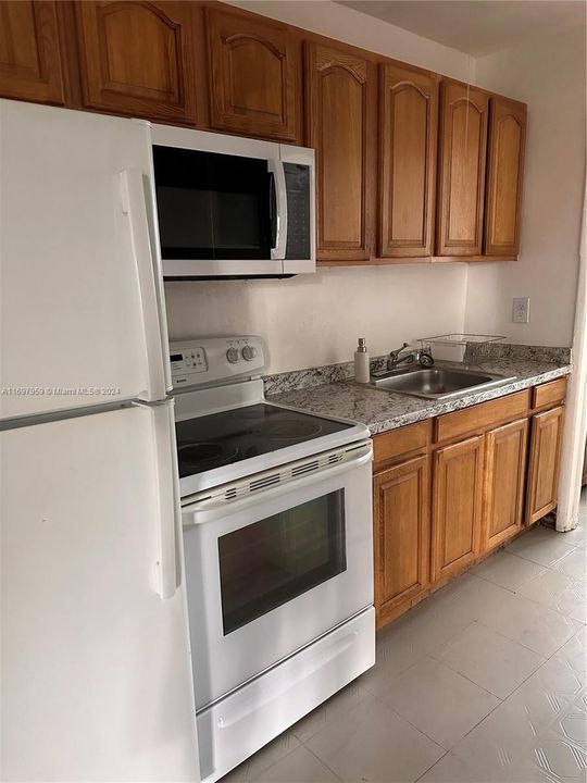 For Rent: $1,499 (1 beds, 1 baths, 1943 Square Feet)